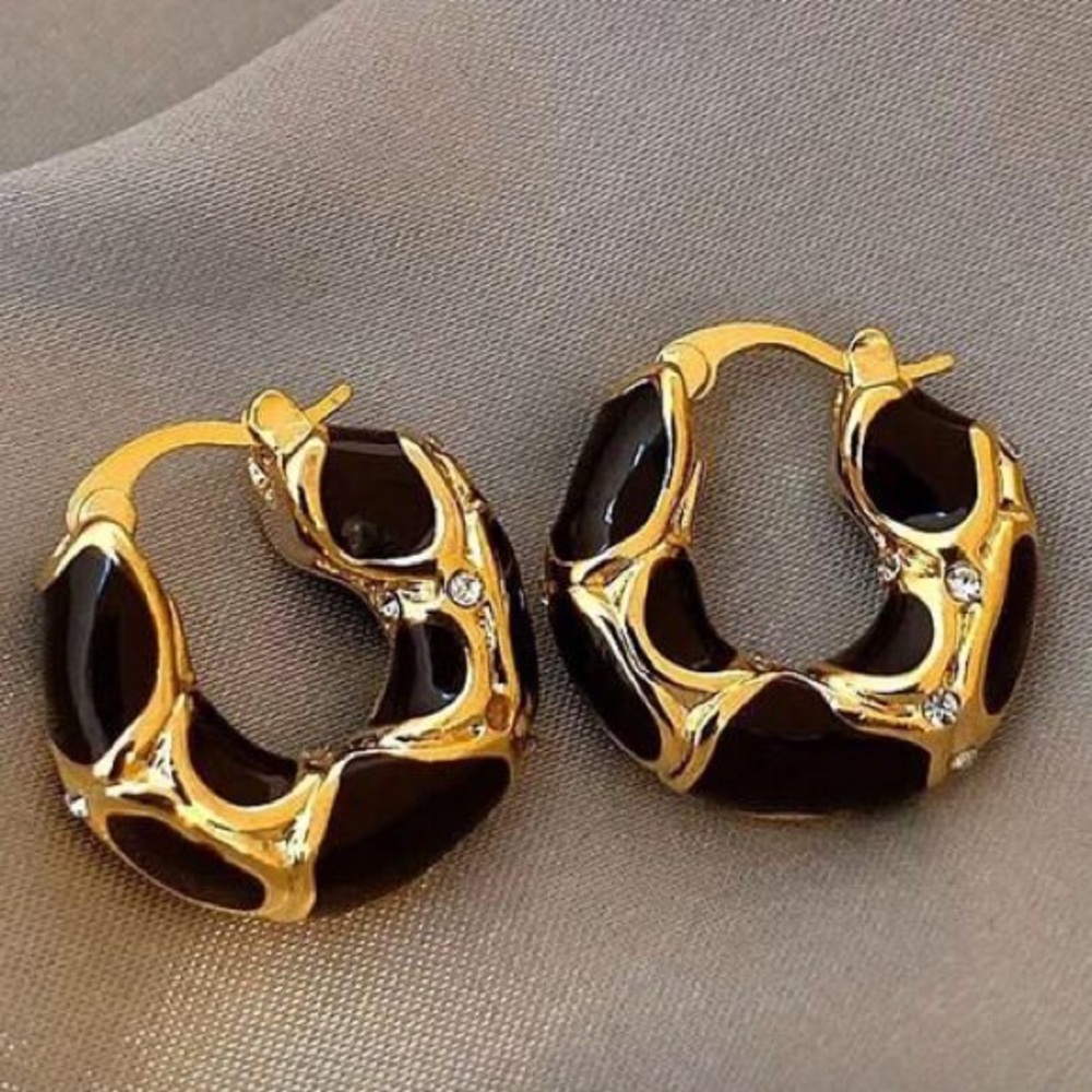 Elegant Gold and Black Hoop Earrings